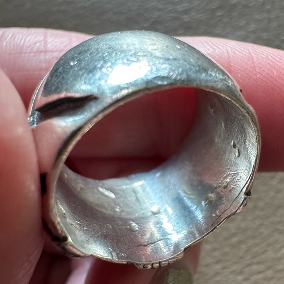 Sterling silver wide band ring. Size 7. - Picture 6 of 7